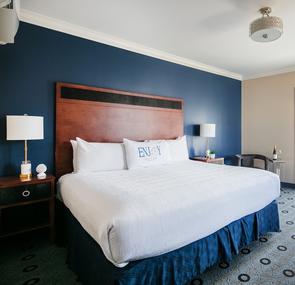 Dockside Room King - Waterfront Collection photo 1