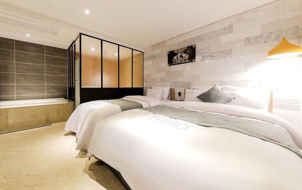Suite Twin Room - Photo 4