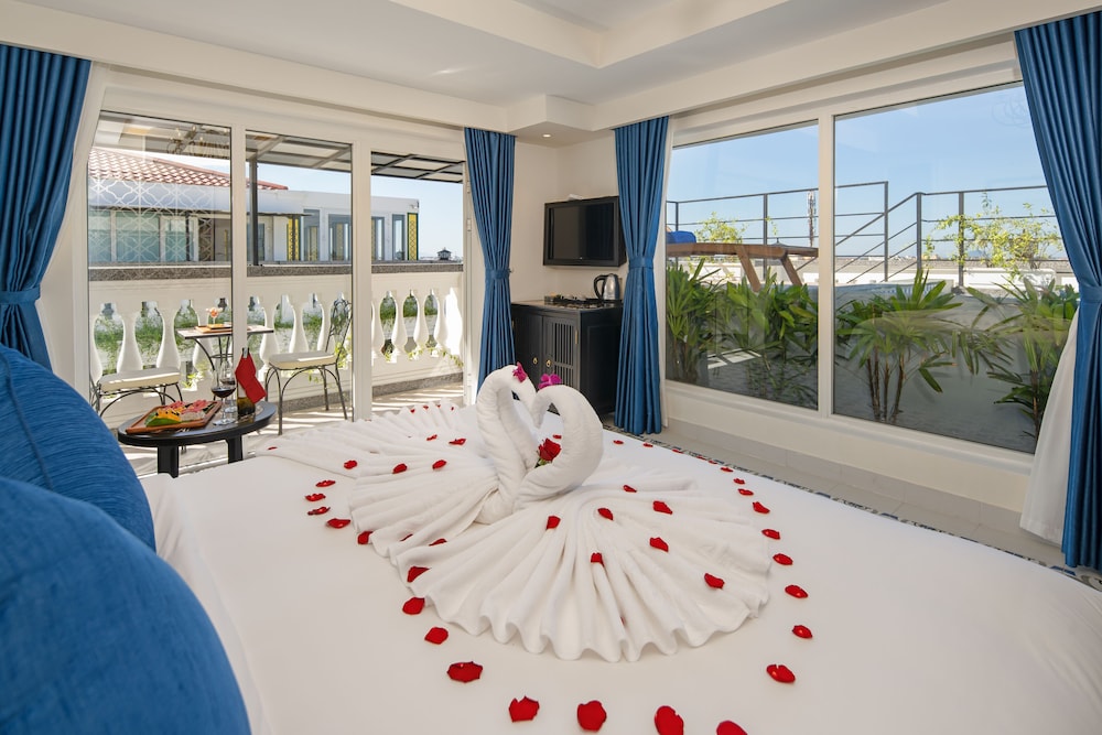 Family Suite, Private Pool - Photo 3