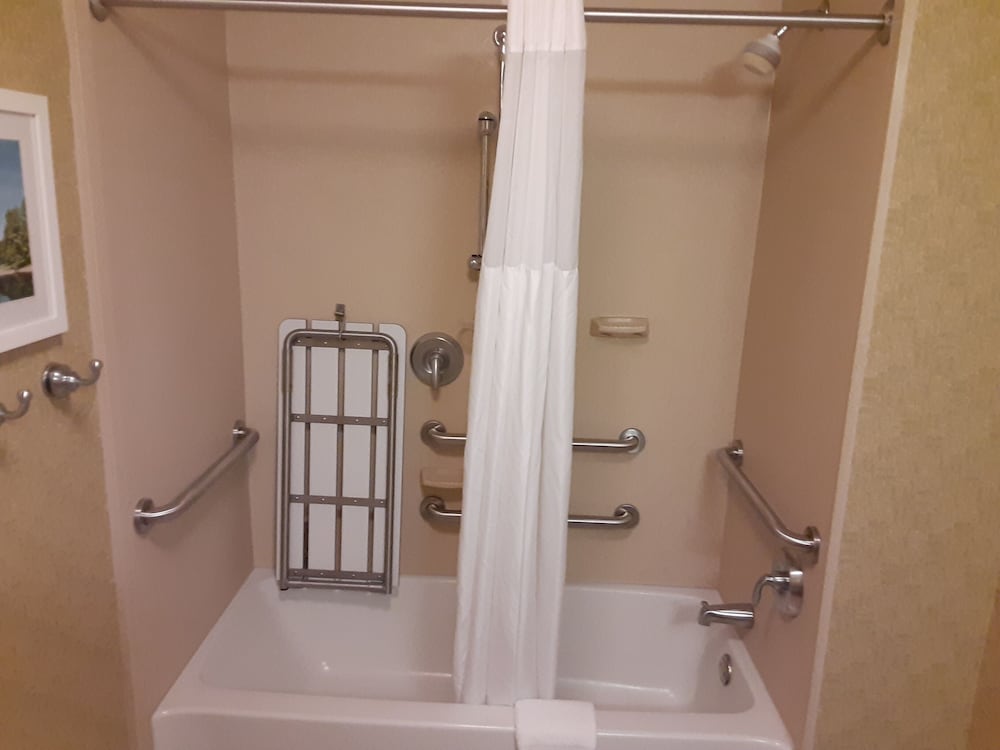 Room, 1 Queen Bed, Accessible, Non Smoking photo 2