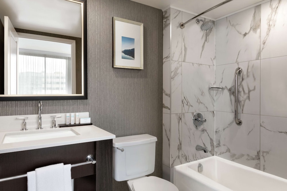 Suite, 2 Queen Beds - Photo 4