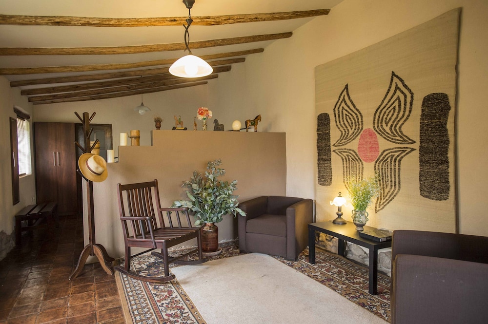 Brown Bungalow photo 1