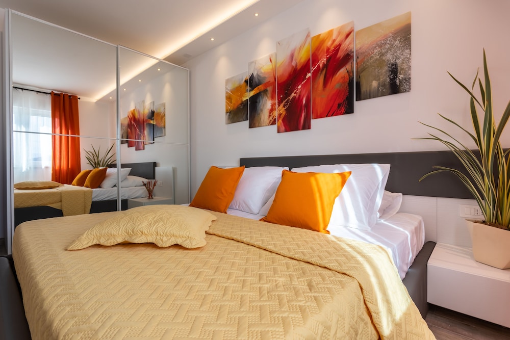 Exclusive Apartment, 2 Bedrooms, Sea View photo 3