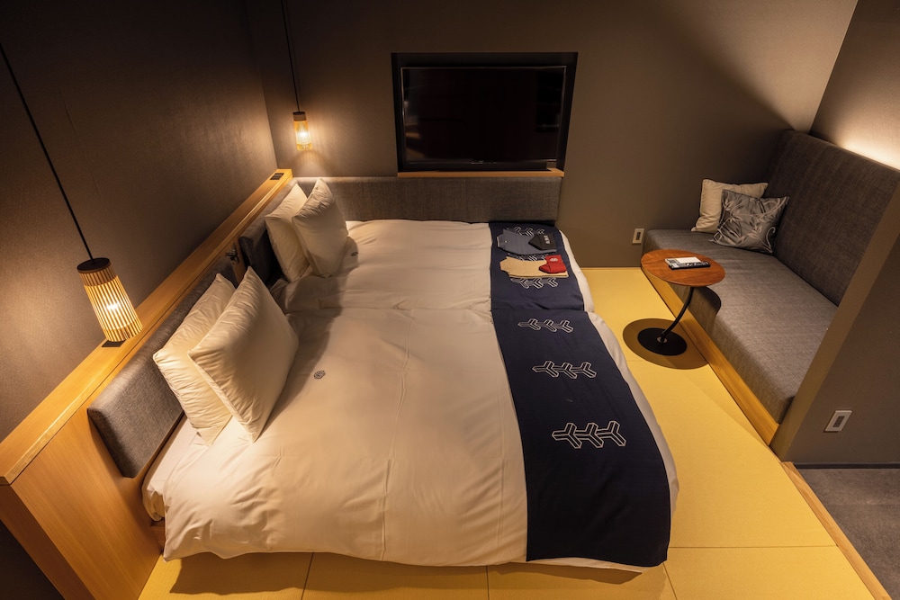 Deluxe Twin Room with Roof Top Open Air Bath - Photo 7