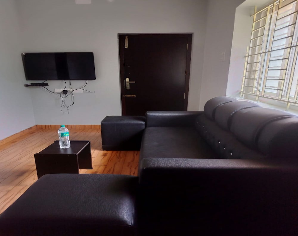 Villa photo 2