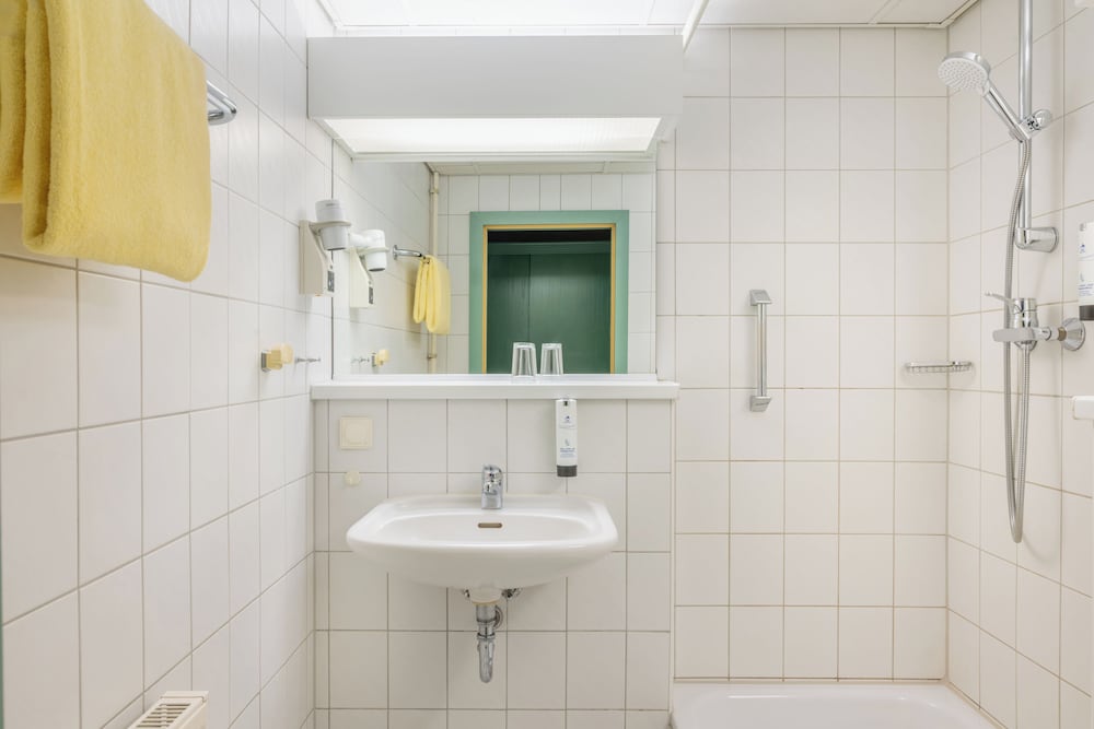 1-Room Apartment with balcony - incl. reduced entry fee for a visit to the adventure pool photo 2