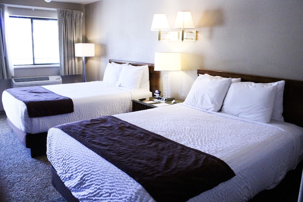 Classic Room, 2 Queen Beds photo 1
