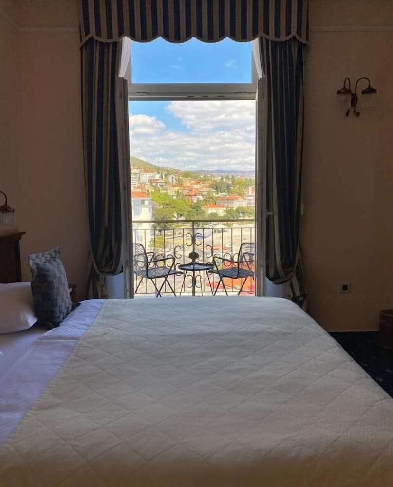 Standard Double Room, Balcony, City View photo 3