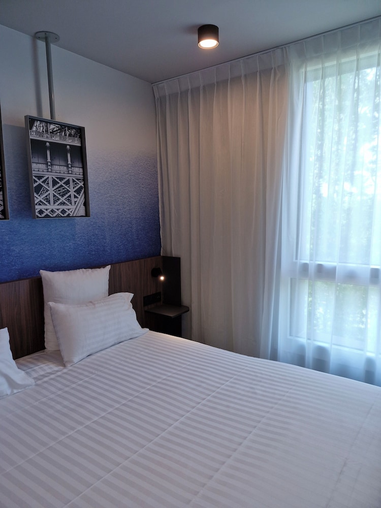 Standard Double Room - Photo 2