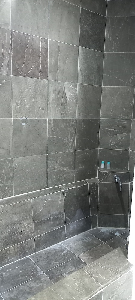 Two Bedroom Ocean View with Pool - Photo 21