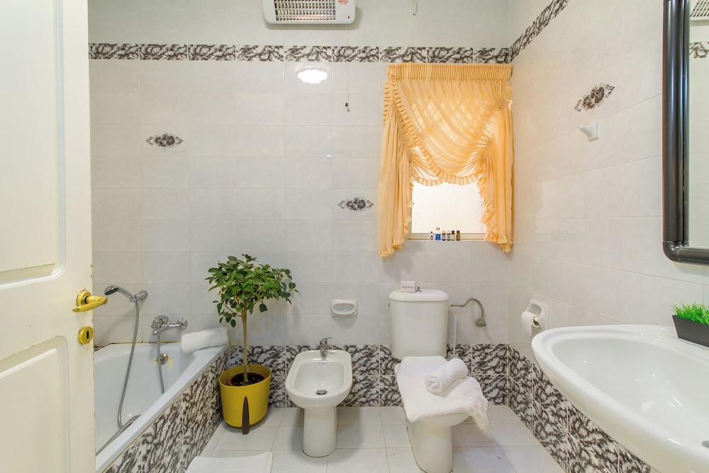 Standard Room, Multiple Bedrooms (SwieqiStay room5 shared bath -) photo 3