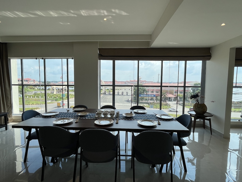 PRESIDENCY AIRPORT VIEW SUITE with Free Airport Pickup/Drop - Photo 5