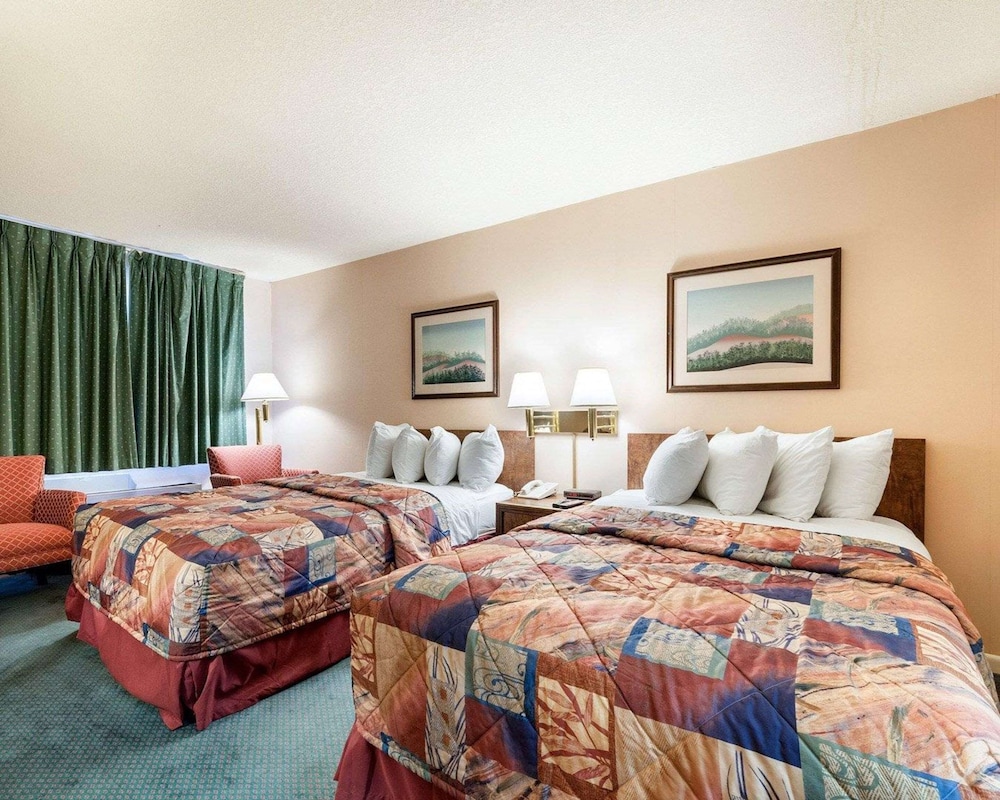 Standard Room, 2 Double Beds, Smoking photo 2