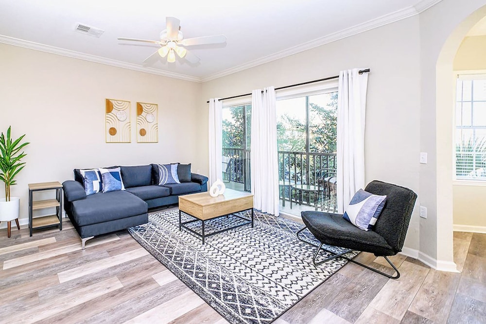 Apartment photo 1
