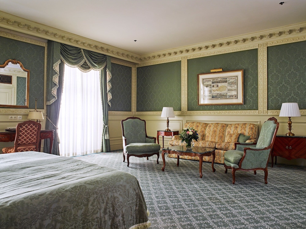 Suite, 1 King Bed, Terrace (Ring Boulevard View) photo 1