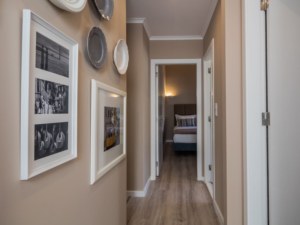 Standard Condo, 2 Bedrooms, Kitchen (Stair Access Only) photo 1