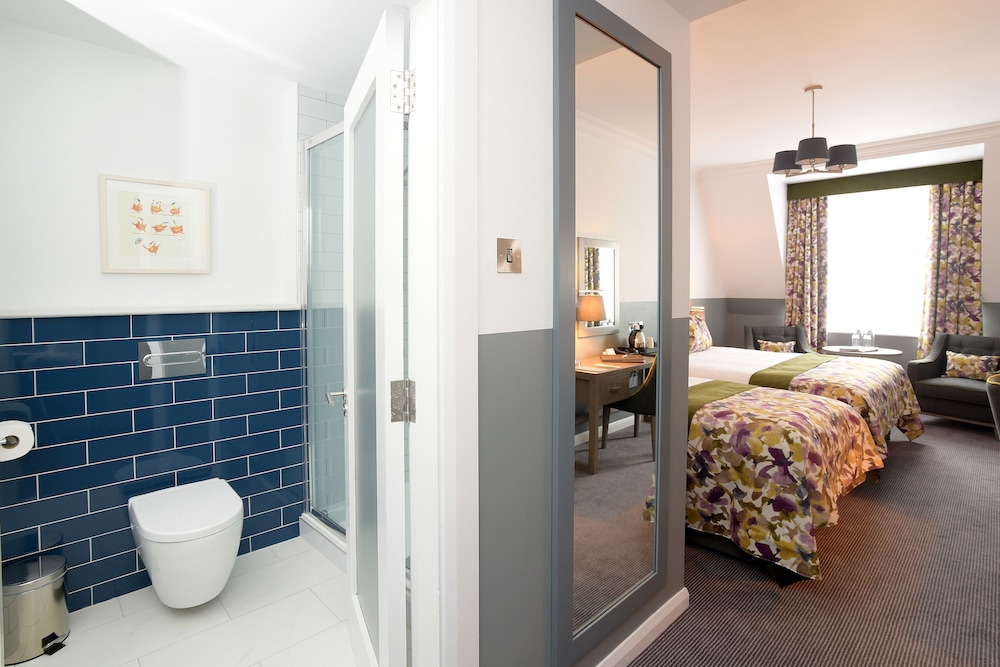 Standard Twin Room - Photo 3