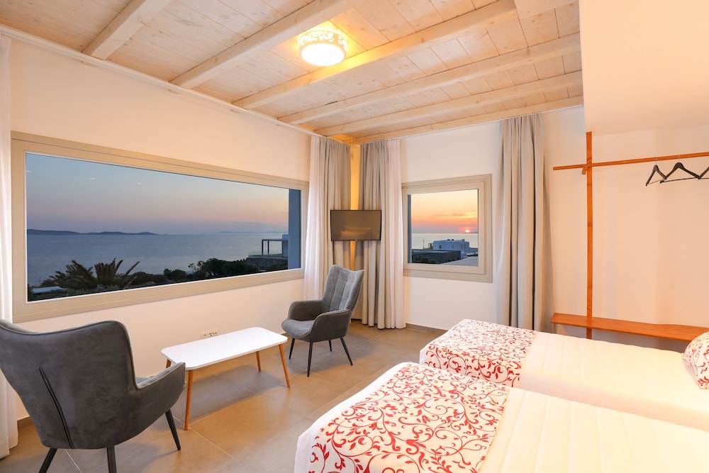 URANOS Deluxe two Bedroom Suite with Sea View, Terrace and Private Pool