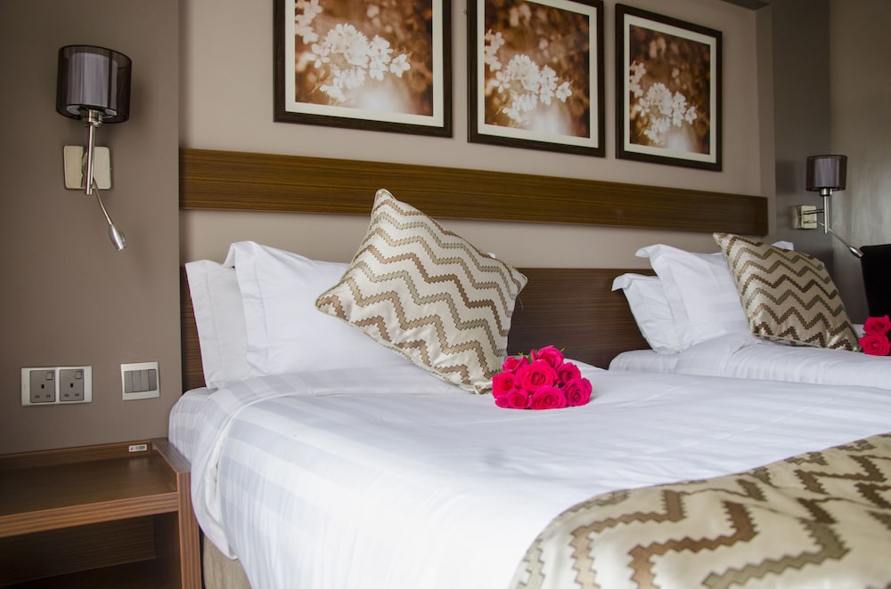 Twin Room with City View thumbnail 5