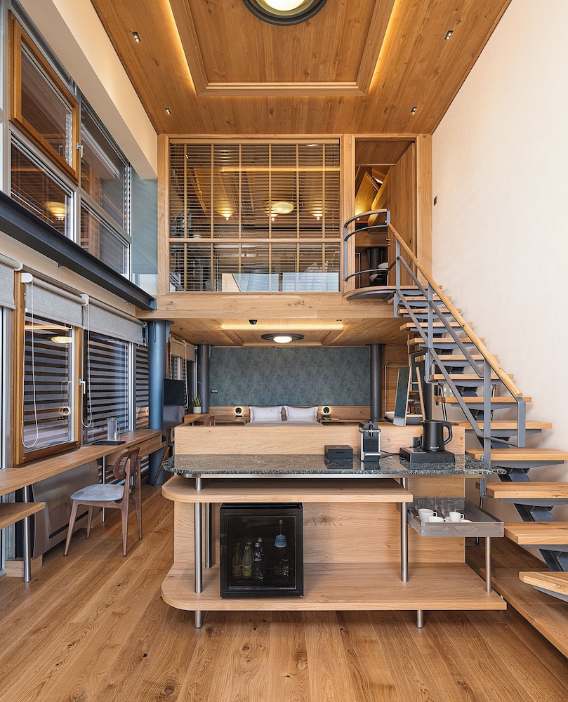 Presidential Suite, City View