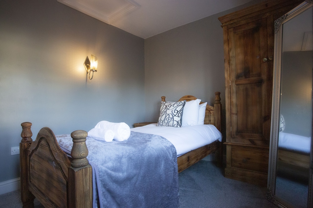 Single Room With Private Bathroom photo 1