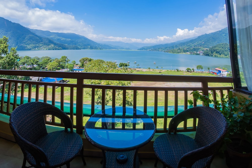 Standard Suite, Lake View - Photo 16