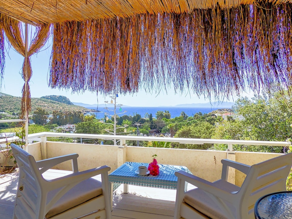 Deluxe Double Room, Sea View - Photo 8