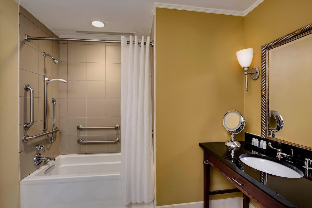 Deluxe Room, 1 King Bed