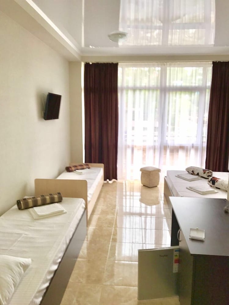 Standard Triple Room photo 2