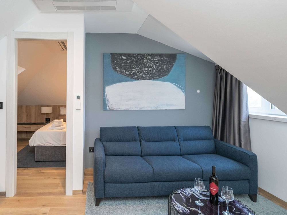 Apartment photo 1
