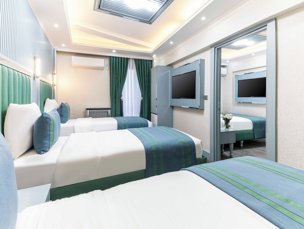 Deluxe Suite photo 1