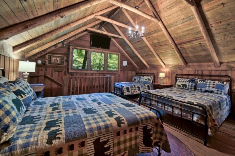 Traditional Cabin photo 1