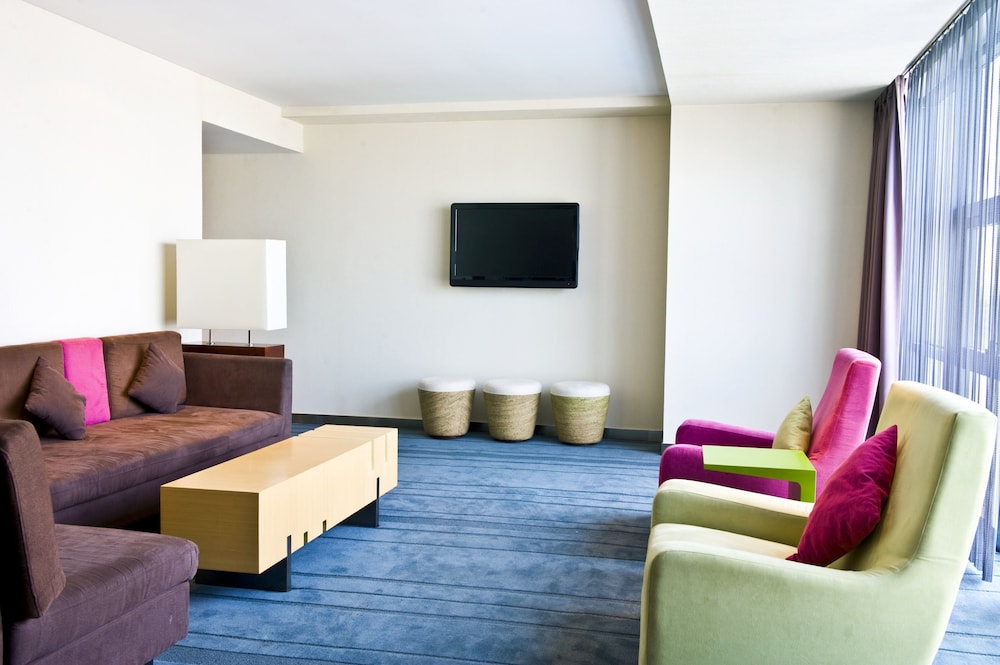 aloft, Room, 2 Queen Beds, City View - Photo 3