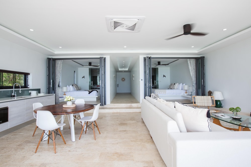 2 Bedroom Sea View Pool Suite & Cinema - Photo 9
