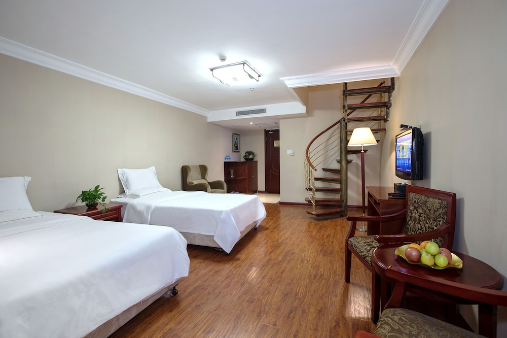 Weiluola Family Suite