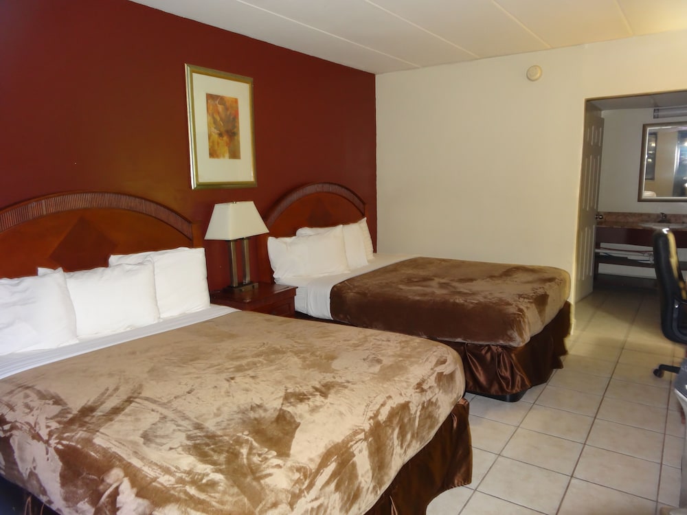 Double Room, 2 Queen Beds photo 1