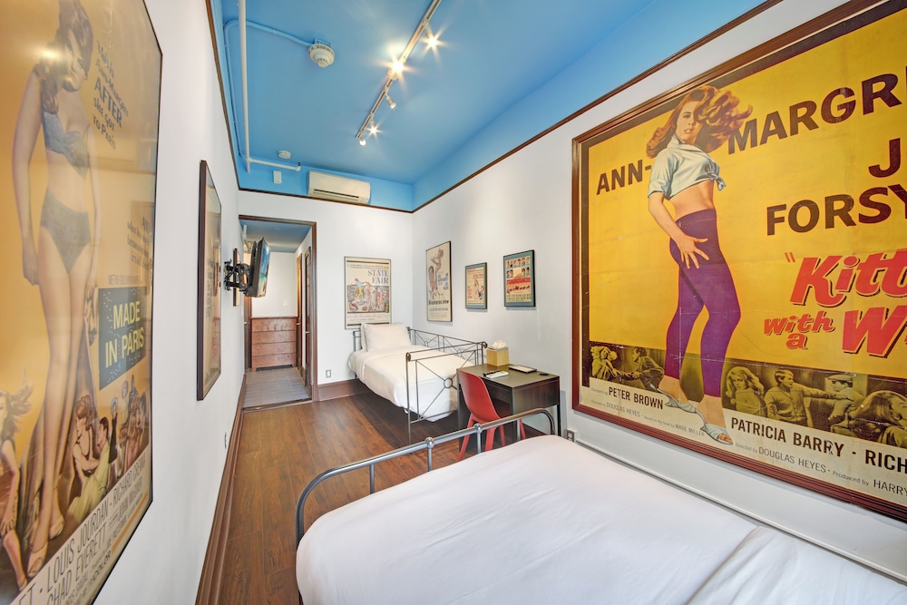 Triple Room, 1 Bedroom thumbnail 6