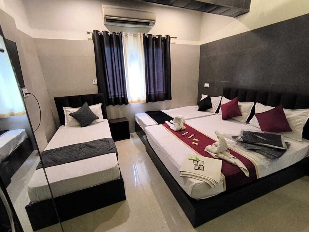 Deluxe Quadruple Room