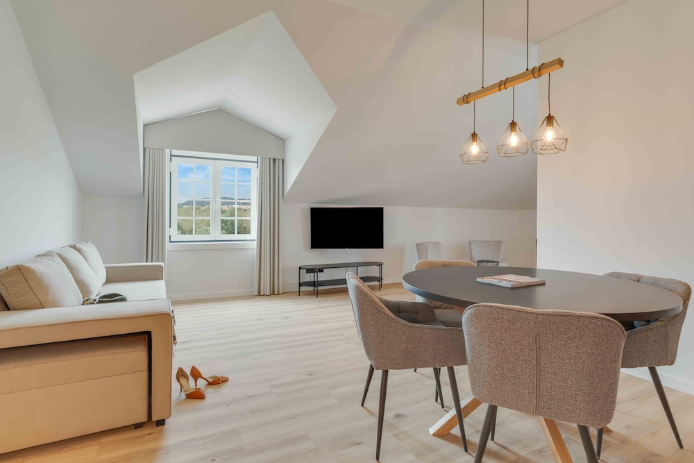 Suite (Club House) - Photo 4