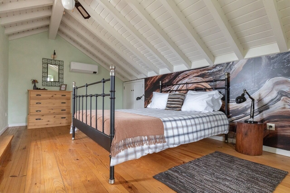 Pastor House photo 3