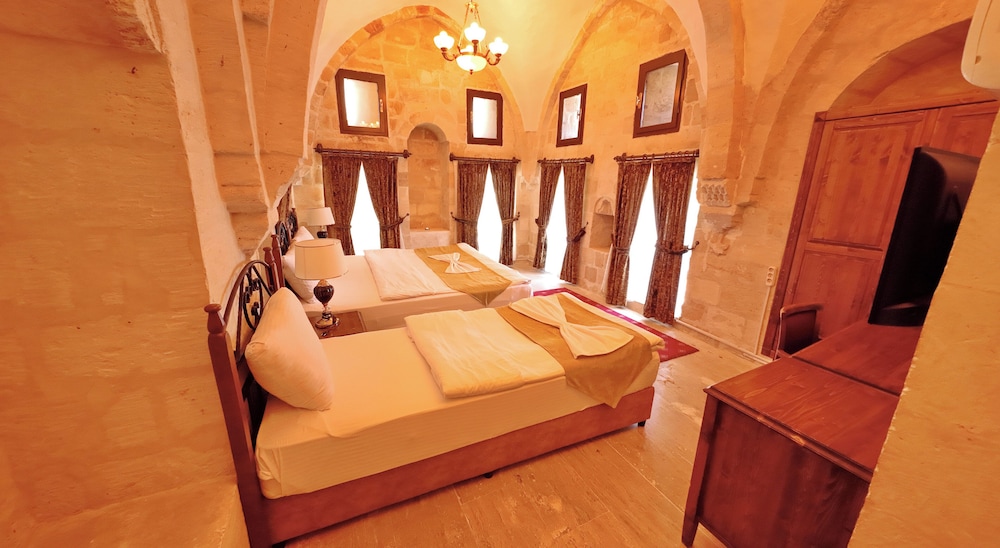 Deluxe Triple Room - Photo 8