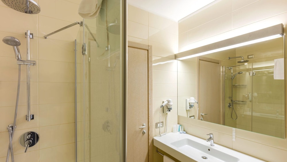 Economy Double Room - Photo 6