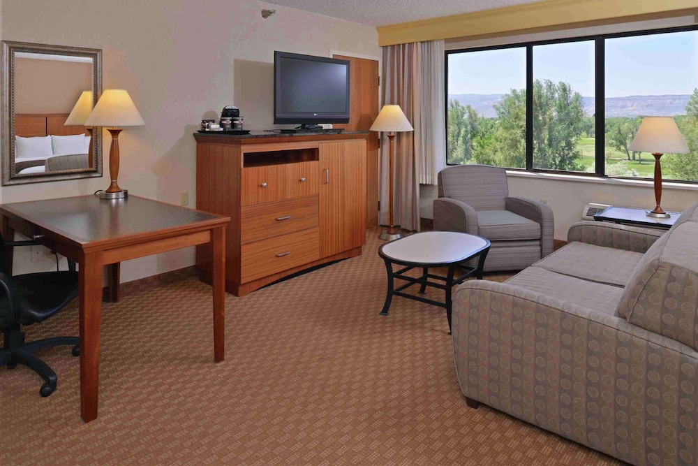 Junior Suite, 1 King Bed - Photo 7