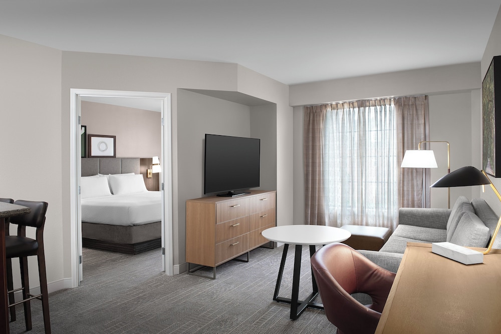 Suite, 1 Bedroom, Kitchen (1 King Bed) - Photo 9