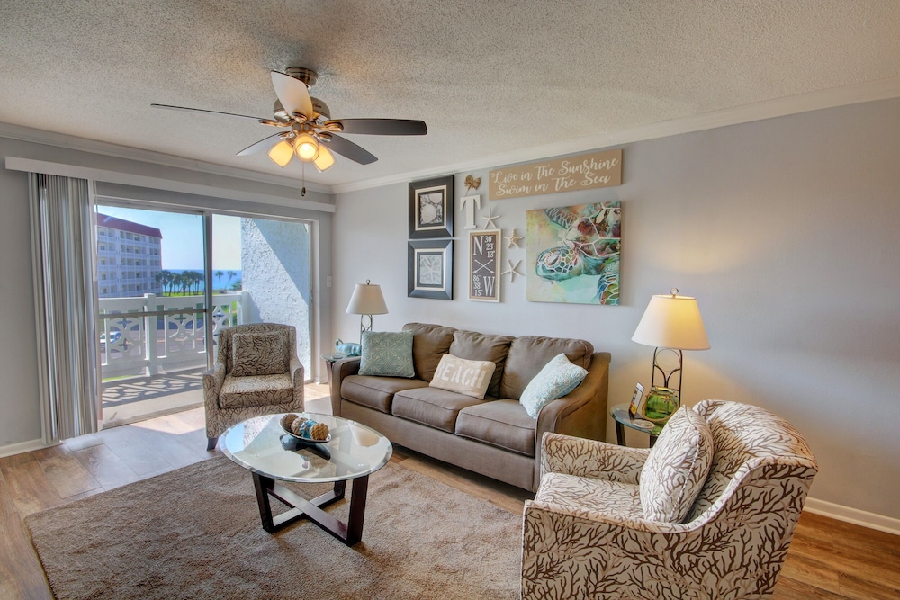Condo, 2 Bedrooms