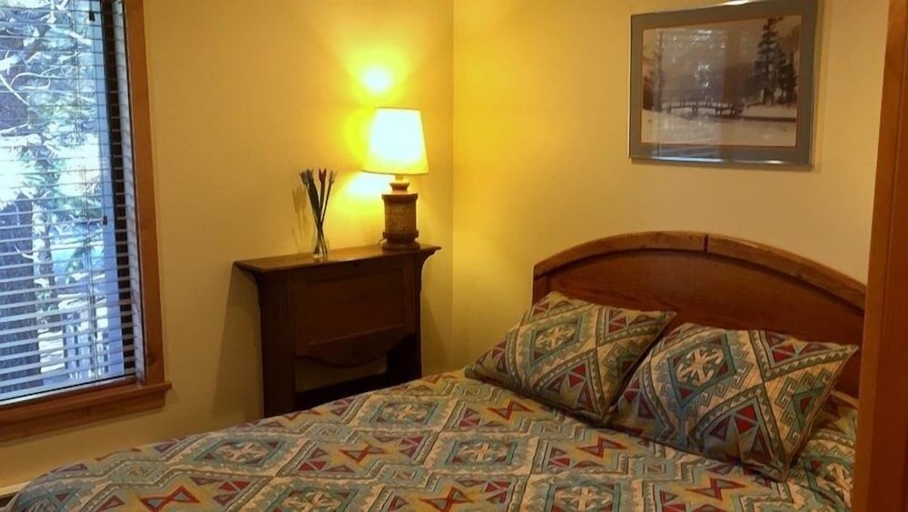 Condo, 2 Bedrooms photo 1