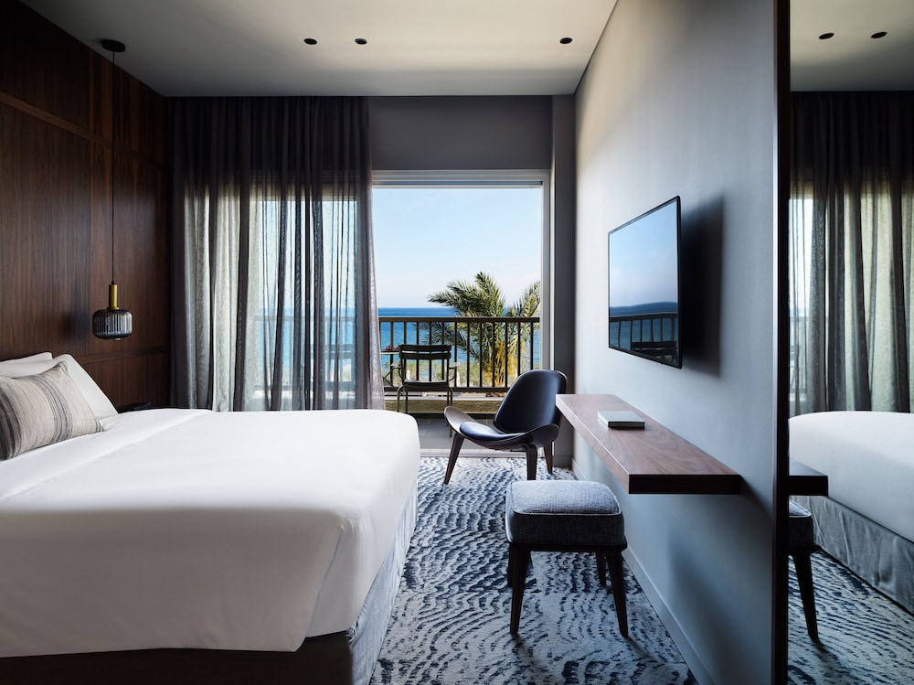 Deluxe Double Room with Sea View photo 2