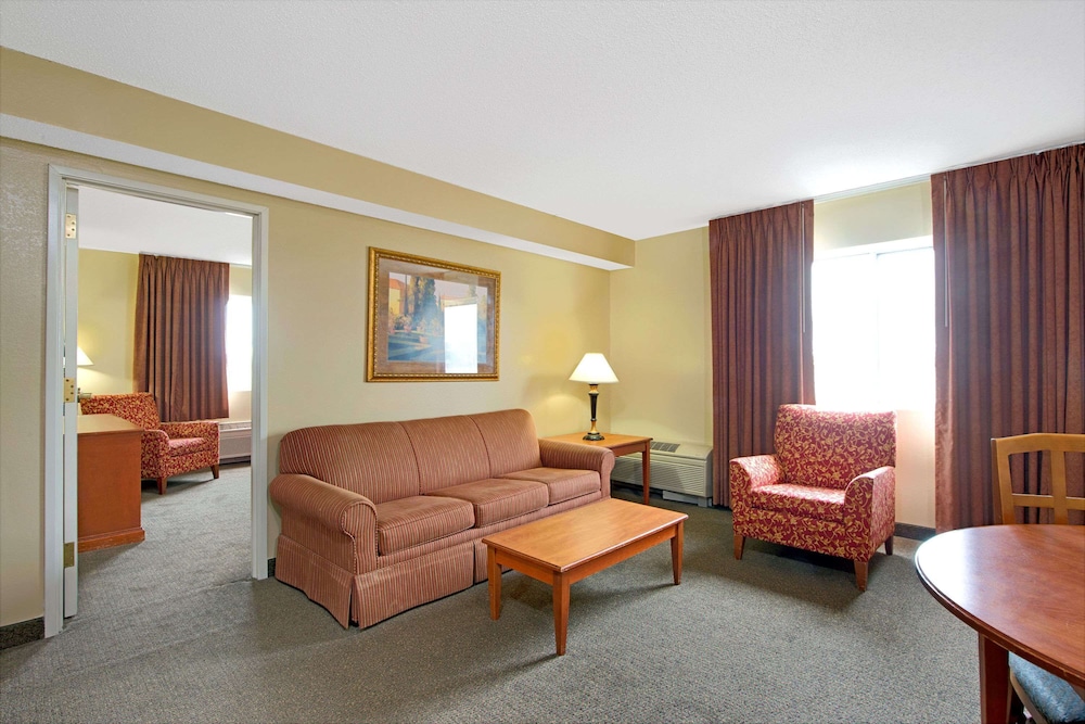 Executive Suite, 1 Bedroom, Non Smoking - Photo 1
