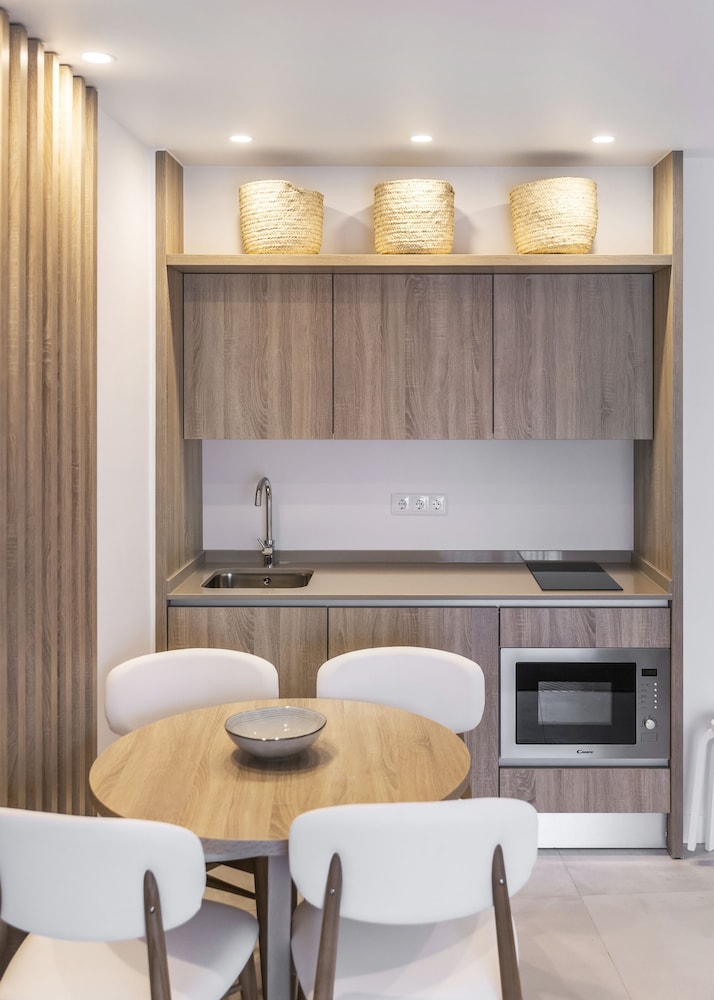 Family Apartment, 2 Bedrooms - Photo 9