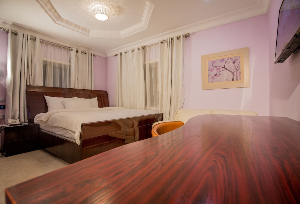 Suite (Medallion Mini)